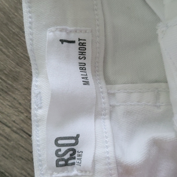 EUC RQS MALIBU White shorts - Picture 4 of 5